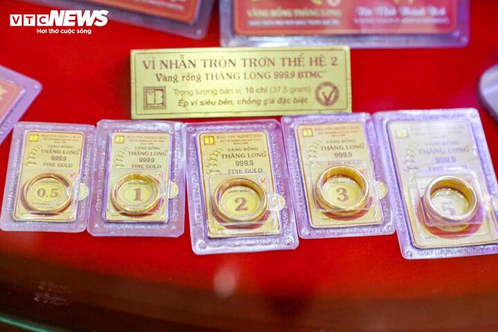 Vàng thế giới gần 3.900 USD/ounce: Nhà đầu tư cần làm gì trong tuần tới? - Ảnh 2.