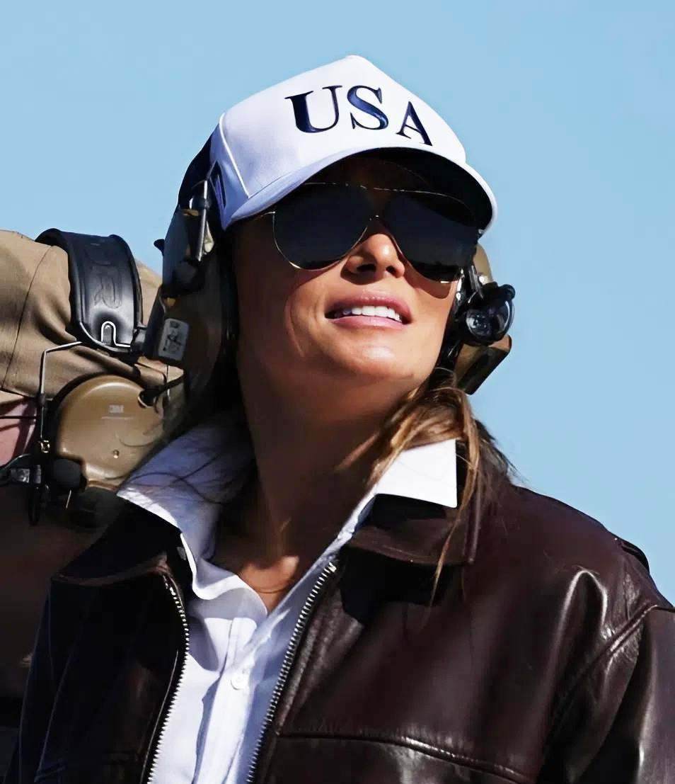Khoảnh khắc tuyệt đối điện ảnh của bà Melania Trump - Ảnh 8.
