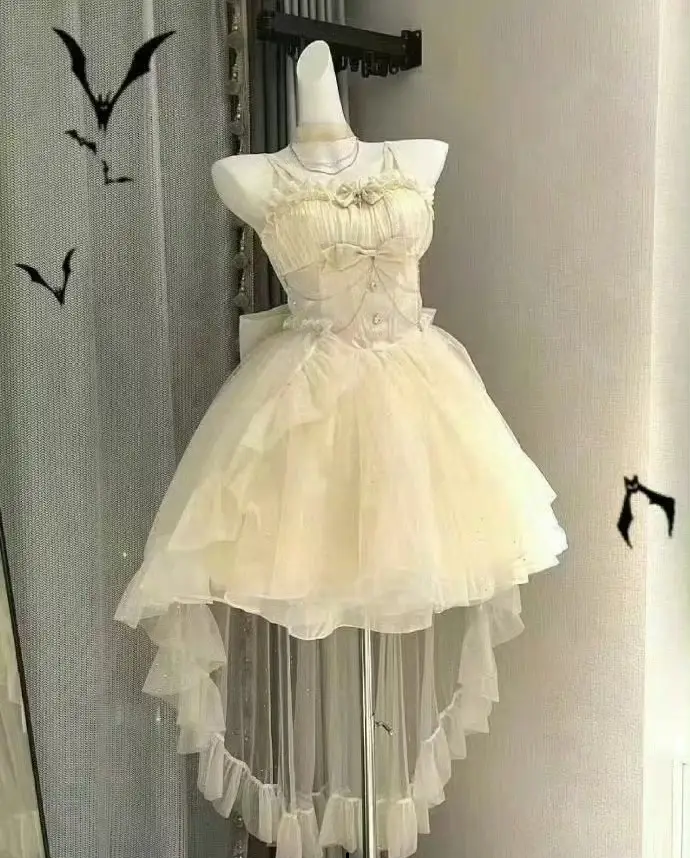Dọn phòng của con gái 14 tuổi, người mẹ choáng váng khi thấy một &quot;món đồ&quot; không ngờ tới - Ảnh 1.