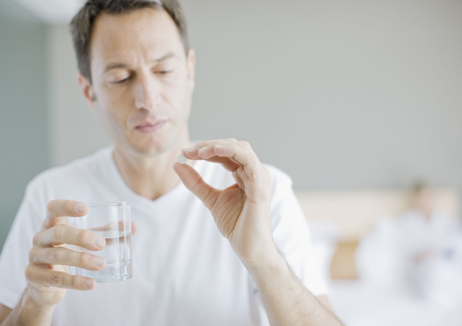 man-taking-medicine-88689535-588f7ecf5f9b5874ee2a07b4-1759832354408-17598323545402092329674.jpg