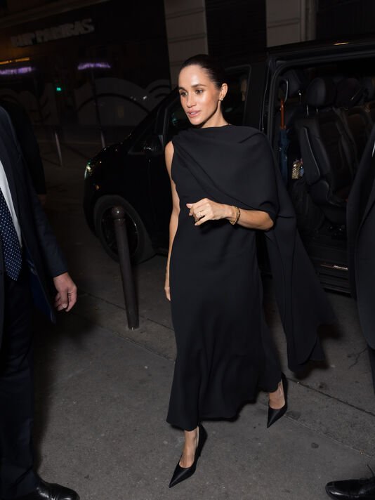 meghan-markle-black-dress-6472223-1759824553886870320280-1759831226340-17598312265991564723529.jpg