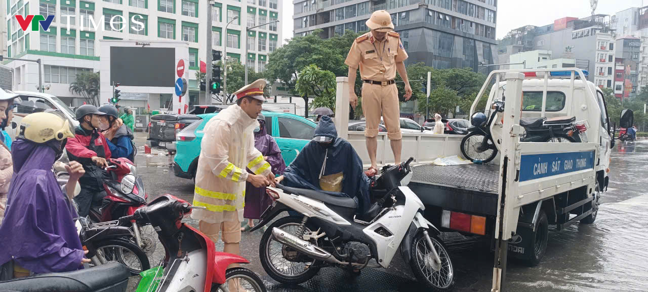 Hà Nội: Kịp thời phối hợp xử lý sự cố dò điện, bảo đảm an toàn cho người dân - Ảnh 1.