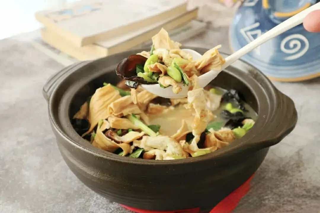 Trời mưa, ngập hãy nấu ngay món này: Toàn nguyên liệu rẻ tiền mà hương vị tuyệt ngon ăn cùng cơm hay bún đều hợp - Ảnh 5.