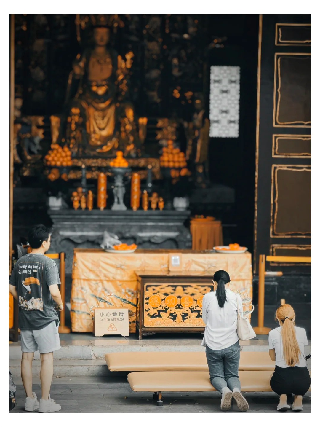 Khi thắp hương, bạn nhất định phải nói 2 chữ này - điều rất nhiều người không biết, bảo sao khấn hoài chẳng linh ứng!- Ảnh 1.