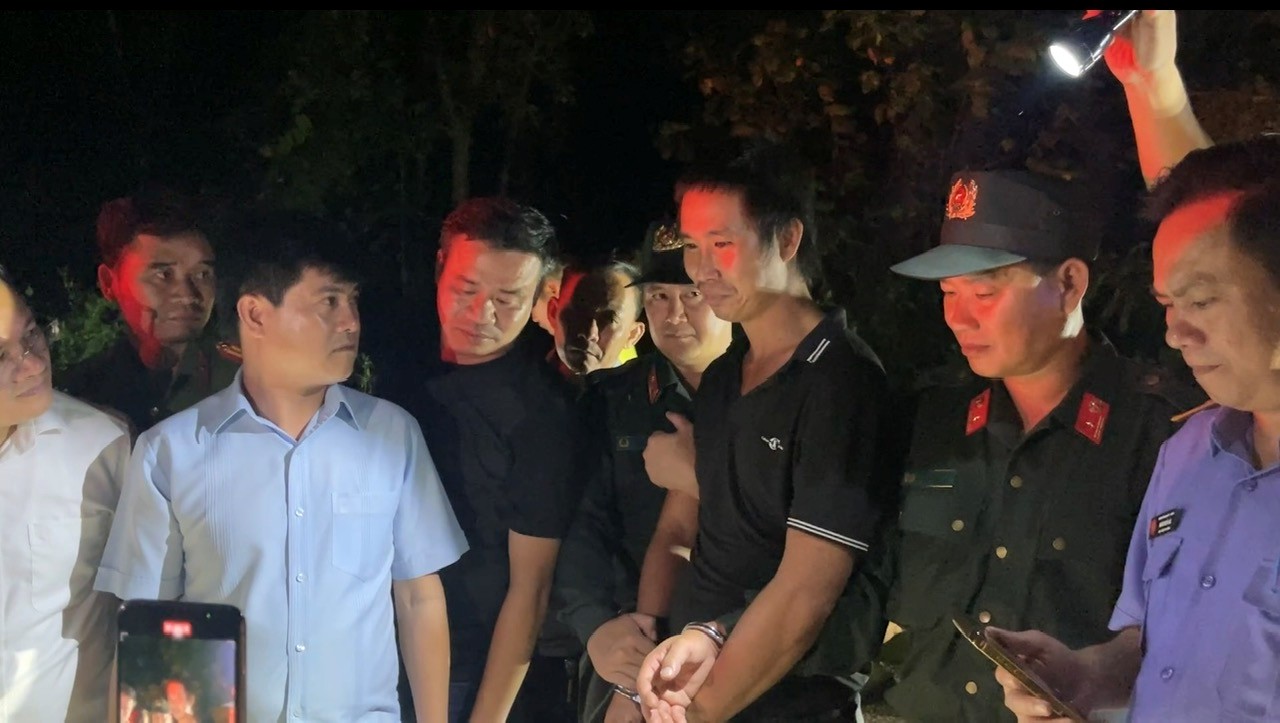 Vụ thảm án ở Đồng Nai: Hành trình truy bắt Lê Sỹ Tùng trong 56 giờ nghẹt thở - Ảnh 14. Vụ thảm án ở Đồng Nai: Hành trình truy bắt Lê Sỹ Tùng trong 56 giờ nghẹt thở - Ảnh 14.