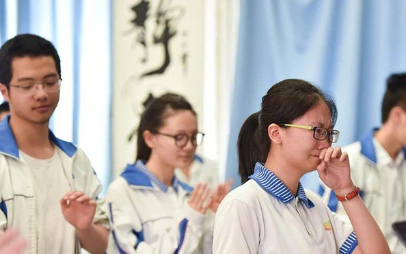 Thi ĐH đạt Á khoa toàn quốc nhưng vẫn bị đánh trượt, nữ sinh 20 tuổi kiện Sở Giáo dục và đòi bồi thường 3.000 đồng - Ảnh 1.