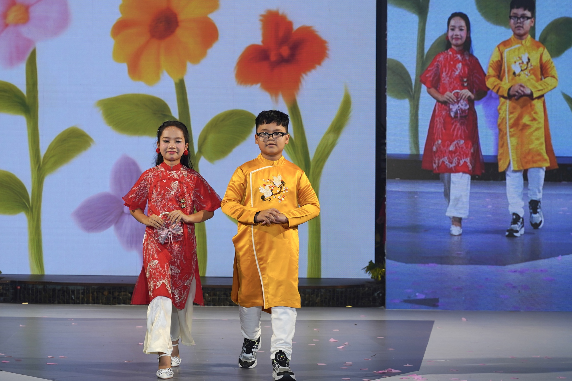 “Em Bé Chất” Xệ Xệ làm vedette, khuấy động sàn diễn thời trang nhí- Ảnh 17. “Em Bé Chất” Xệ Xệ làm vedette, khuấy động sàn diễn thời trang nhí- Ảnh 17.