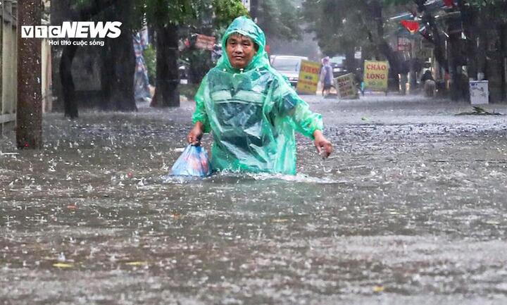 Dự báo thời tiết 8/10: Hà Nội và loạt tỉnh Bắc Bộ còn mưa lớn, cảnh báo ngập úng - Ảnh 1.