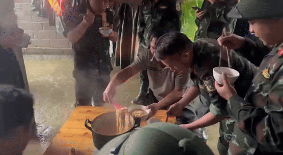 Những bữa ăn sáng lúc... 6h tối: Chữ thương viết thế nào cũng không đủ - Ảnh 5.
