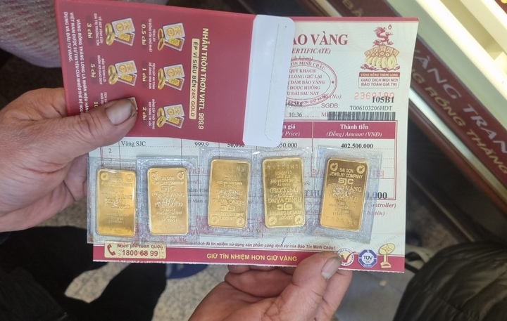 Giá vàng miếng vượt 141 triệu đồng/lượng - Ảnh 1.