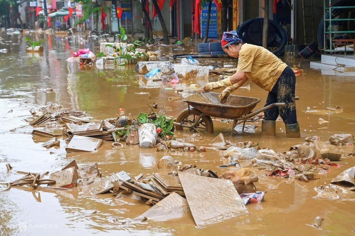 Lũ rút, Thái Nguyên hiện lên với một khung cảnh tan hoang đến xót xa - Ảnh 11. Lũ rút, Thái Nguyên hiện lên với một khung cảnh tan hoang đến xót xa - Ảnh 11.