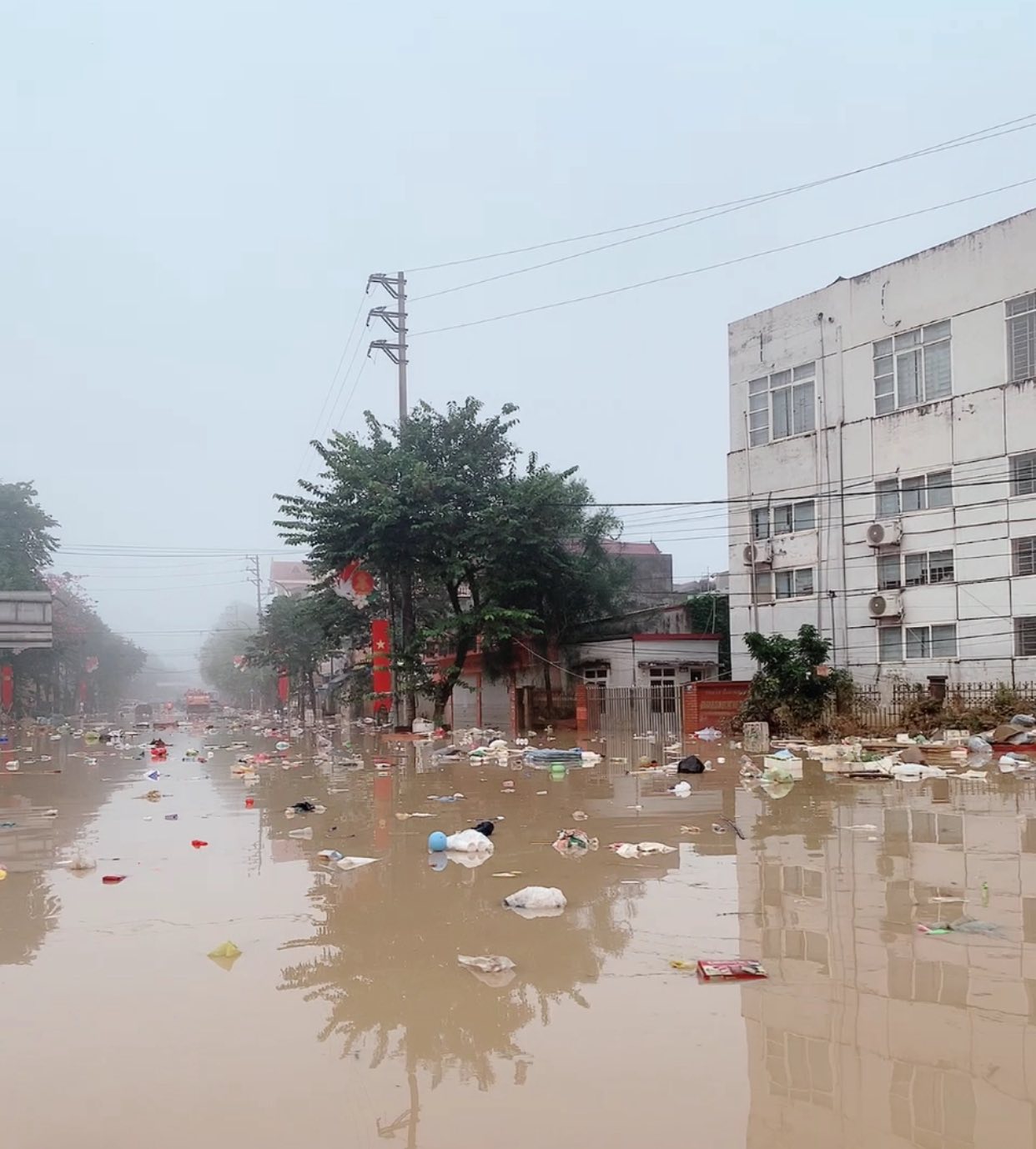 Lũ rút, Thái Nguyên hiện lên với một khung cảnh tan hoang đến xót xa - Ảnh 7. Lũ rút, Thái Nguyên hiện lên với một khung cảnh tan hoang đến xót xa - Ảnh 7.