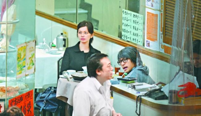 5 đôi showbiz &quot;từ yêu thành hận&quot;: Có cặp thi nhau bóc tình cũ &quot;ăn chả ăn nem&quot;, có cặp kiện nhau đòi... quà! - Ảnh 9.