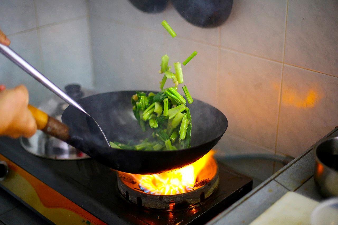 Nhiều người hàng ngày vẫn tiếp xúc với 3 chất gây ung thư, có thứ 