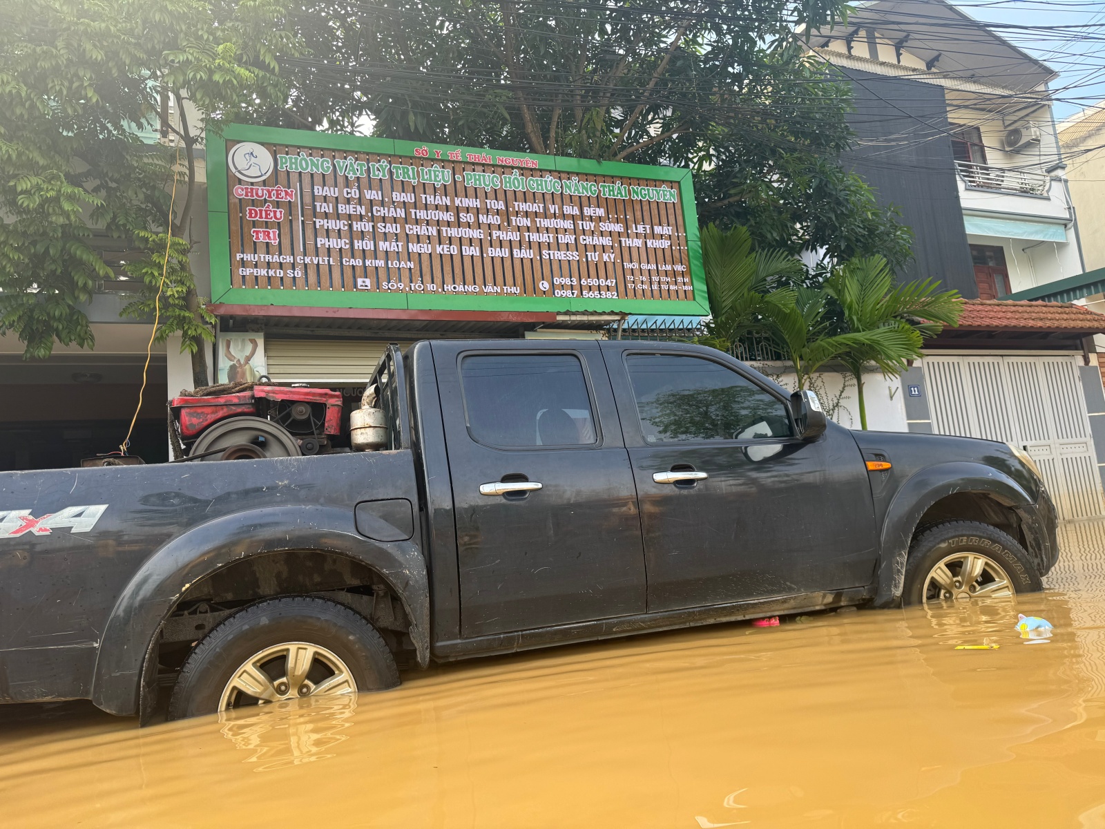 Cảnh tượng khó tin ở Trung tâm Thái Nguyên ngày 9/10 - Ảnh 16.