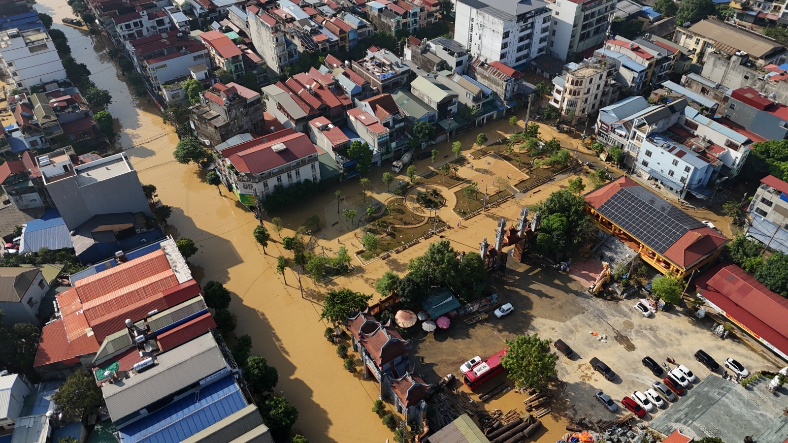 Cảnh tượng khó tin ở Trung tâm Thái Nguyên ngày 9/10 - Ảnh 7.
