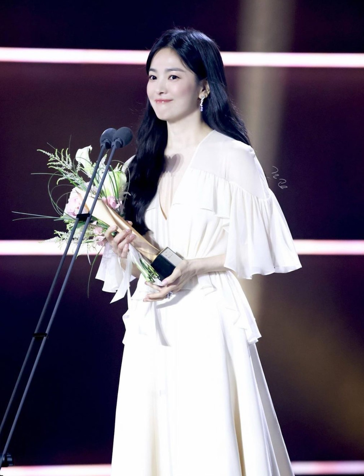 hanhyojoomovingoscarhanquoc5-170-1760005609627-1760005609712744215313.jpg