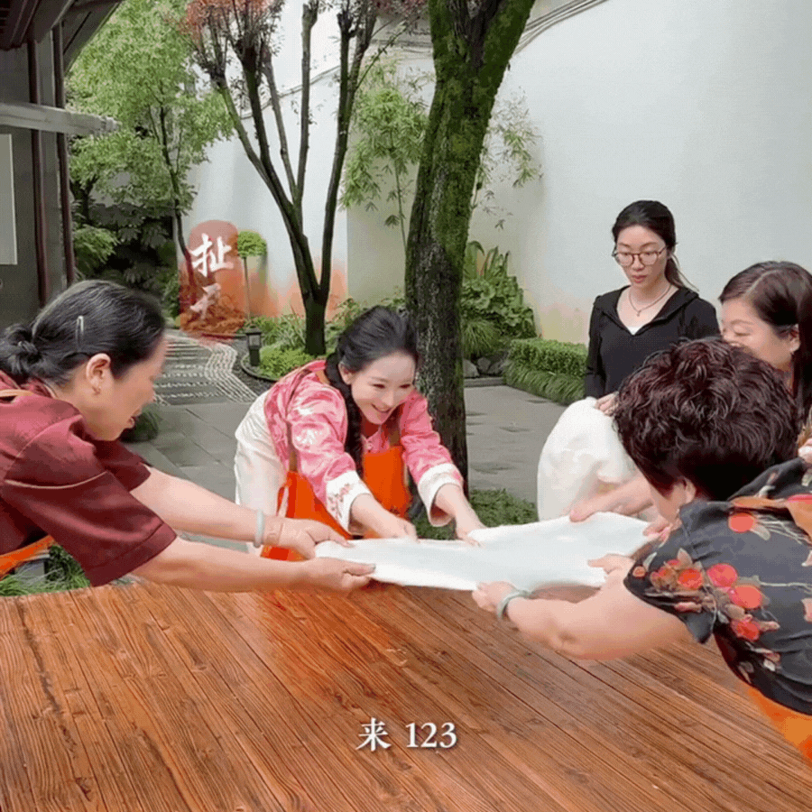 phu-ba-dao-hy-nhi-10-17599880714281593900051.gif