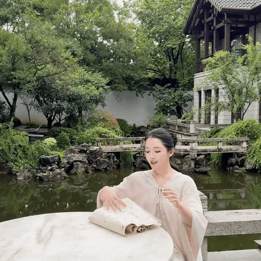 phu-ba-dao-hy-nhi-17-1759988208576722791022.gif