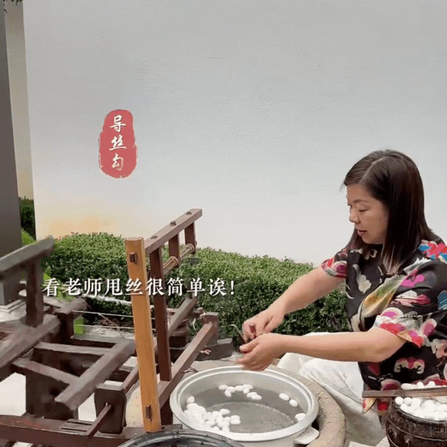 phu-ba-dao-hy-nhi-7-17599880714672091050373.gif