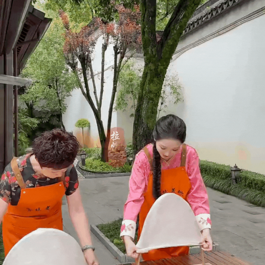 phu-ba-dao-hy-nhi-9-17599880714592061637949.gif