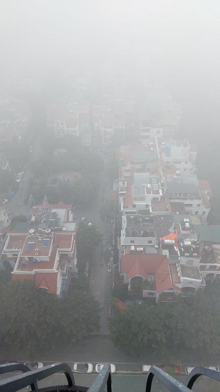 Hà Nội sáng nay sương mù dày đặc - Ảnh 3. Hà Nội sáng nay sương mù dày đặc - Ảnh 3.