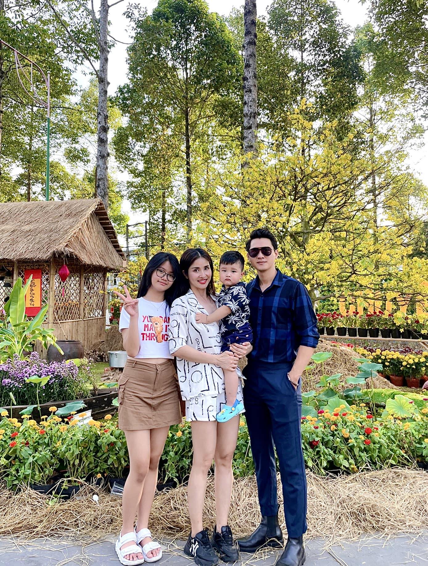 Ngoại hình U40 cực sexy của nữ diễn viên lấy chồng 2 kém 9 tuổi: Mẹ 2 con, trai lạ vẫn nhắn tin tán tỉnh - Ảnh 13. Ngoại hình U40 cực sexy của nữ diễn viên lấy chồng 2 kém 9 tuổi: Mẹ 2 con, trai lạ vẫn nhắn tin tán tỉnh - Ảnh 13.