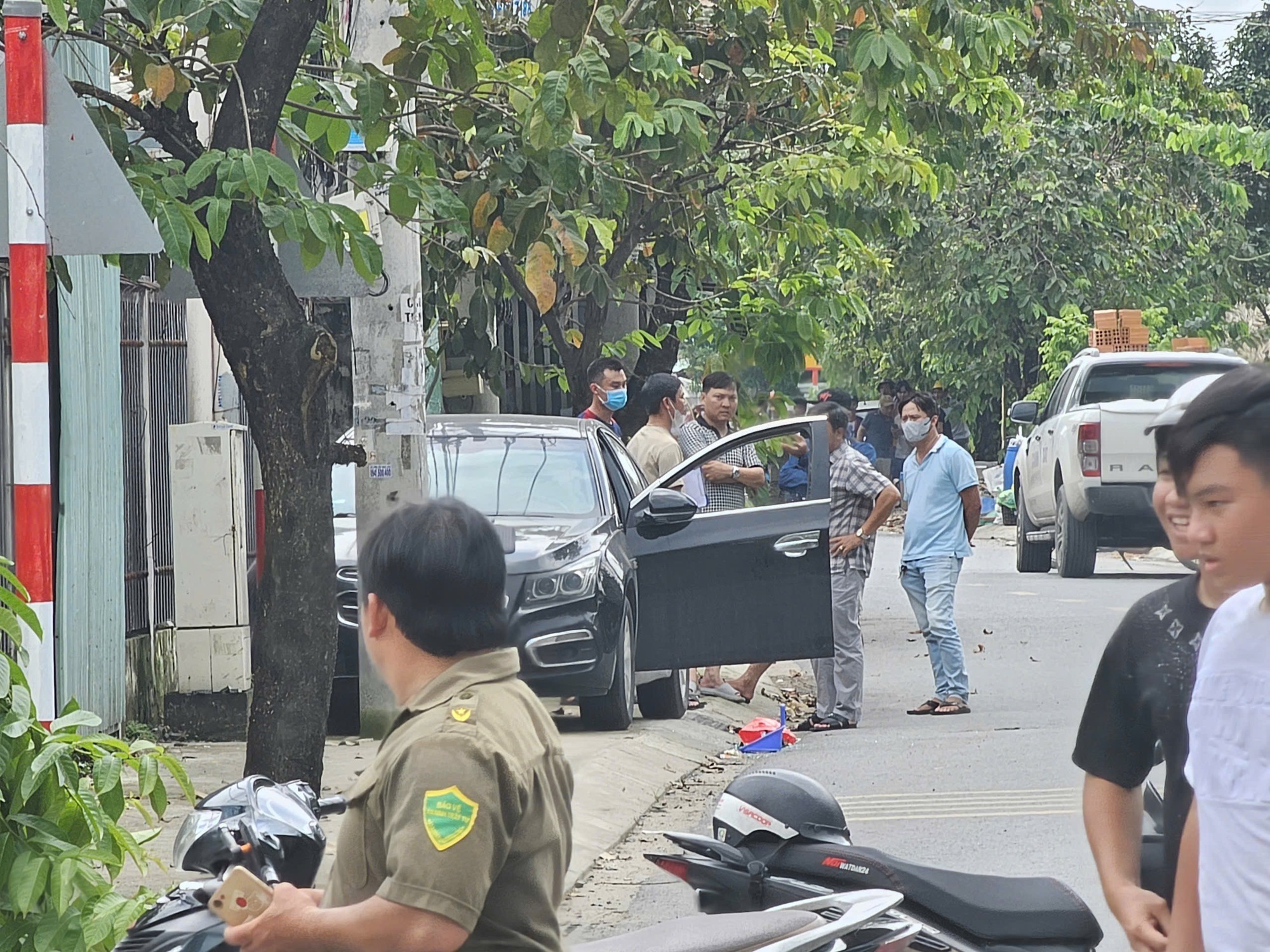 Đã xác định được danh tính cô gái tử vong trong cốp xe ô tô ở TP.HCM - Ảnh 1. Đã xác định được danh tính cô gái tử vong trong cốp xe ô tô ở TP.HCM - Ảnh 1.