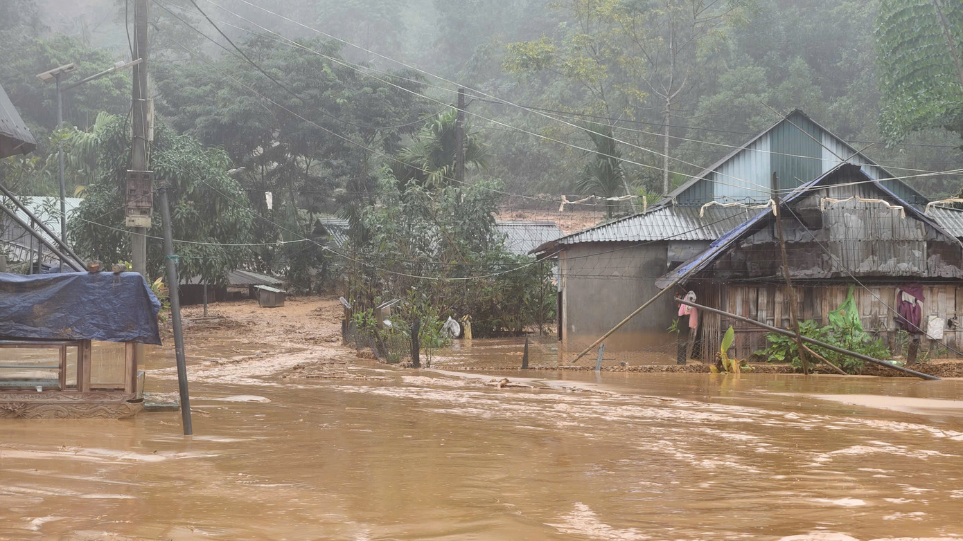 Đất trượt kinh hoàng, một thôn ở Đà Nẵng may mắn thoát cảnh Làng Nủ thứ hai - Ảnh 4. Đất trượt kinh hoàng, một thôn ở Đà Nẵng may mắn thoát cảnh Làng Nủ thứ hai - Ảnh 4.