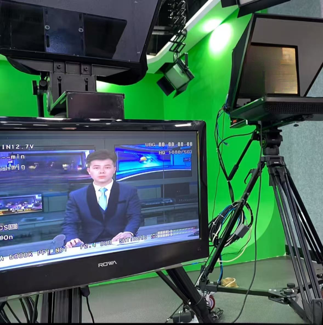 MC truyền hình 9x chuyển nghề shipper giao đồ ăn: “Đây là một bước tiến lớn trong sự nghiệp của tôi” - Ảnh 1. MC truyền hình 9x chuyển nghề shipper giao đồ ăn: “Đây là một bước tiến lớn trong sự nghiệp của tôi” - Ảnh 1.