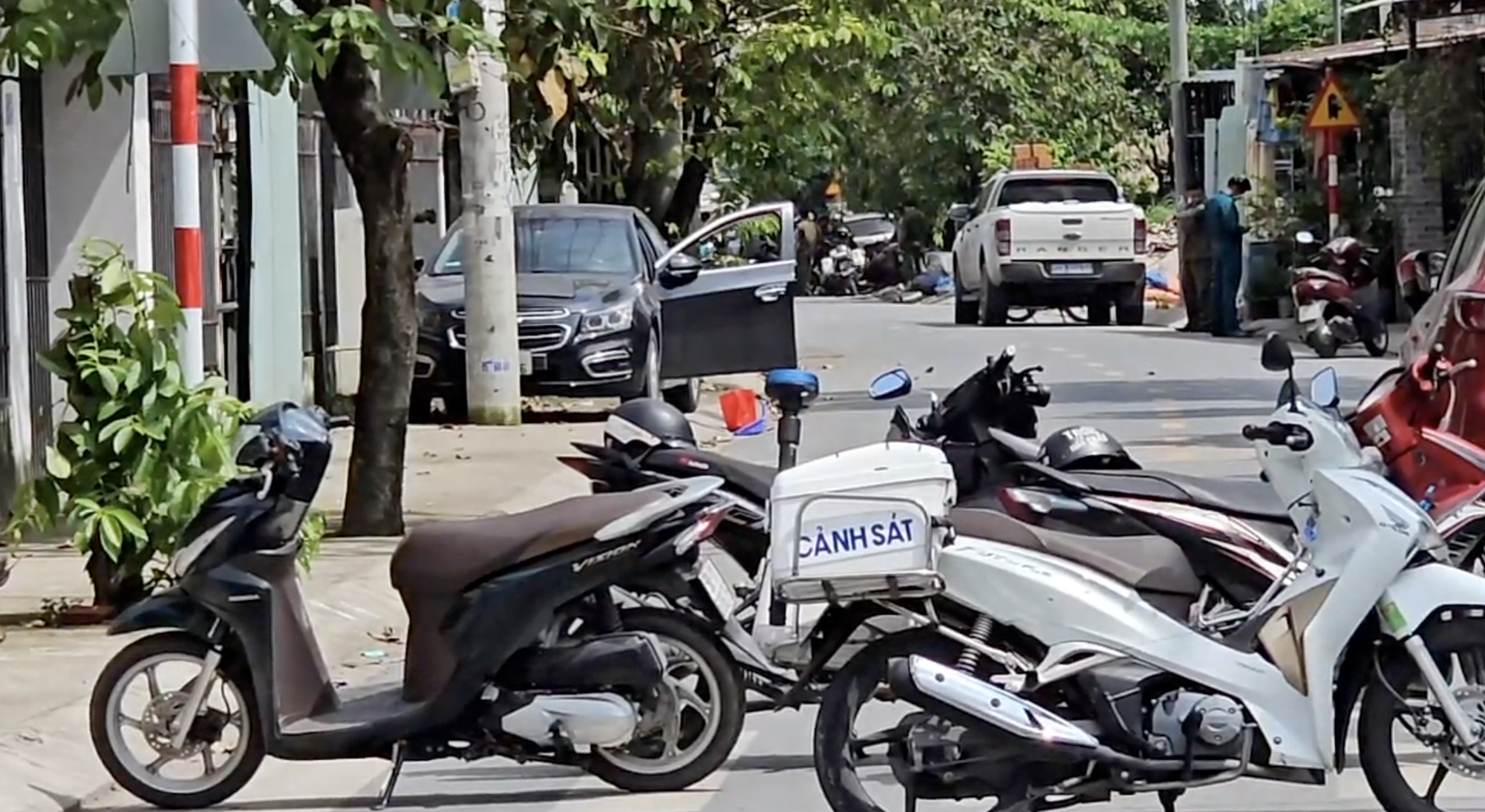 Thi thể cô gái phân hủy trong cốp ô tô ở TP HCM, chủ xe không biết? - Ảnh 5. Thi thể cô gái phân hủy trong cốp ô tô ở TP HCM, chủ xe không biết? - Ảnh 5.