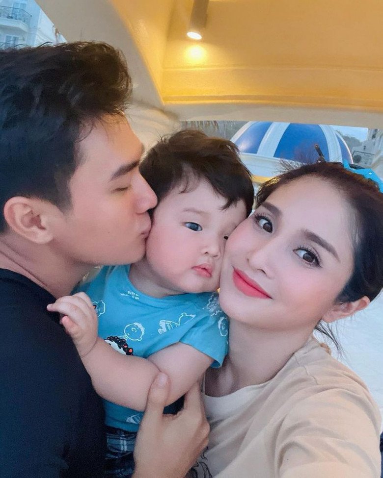 Ngoại hình U40 cực sexy của nữ diễn viên lấy chồng 2 kém 9 tuổi: Mẹ 2 con, trai lạ vẫn nhắn tin tán tỉnh - Ảnh 5. Ngoại hình U40 cực sexy của nữ diễn viên lấy chồng 2 kém 9 tuổi: Mẹ 2 con, trai lạ vẫn nhắn tin tán tỉnh - Ảnh 5.