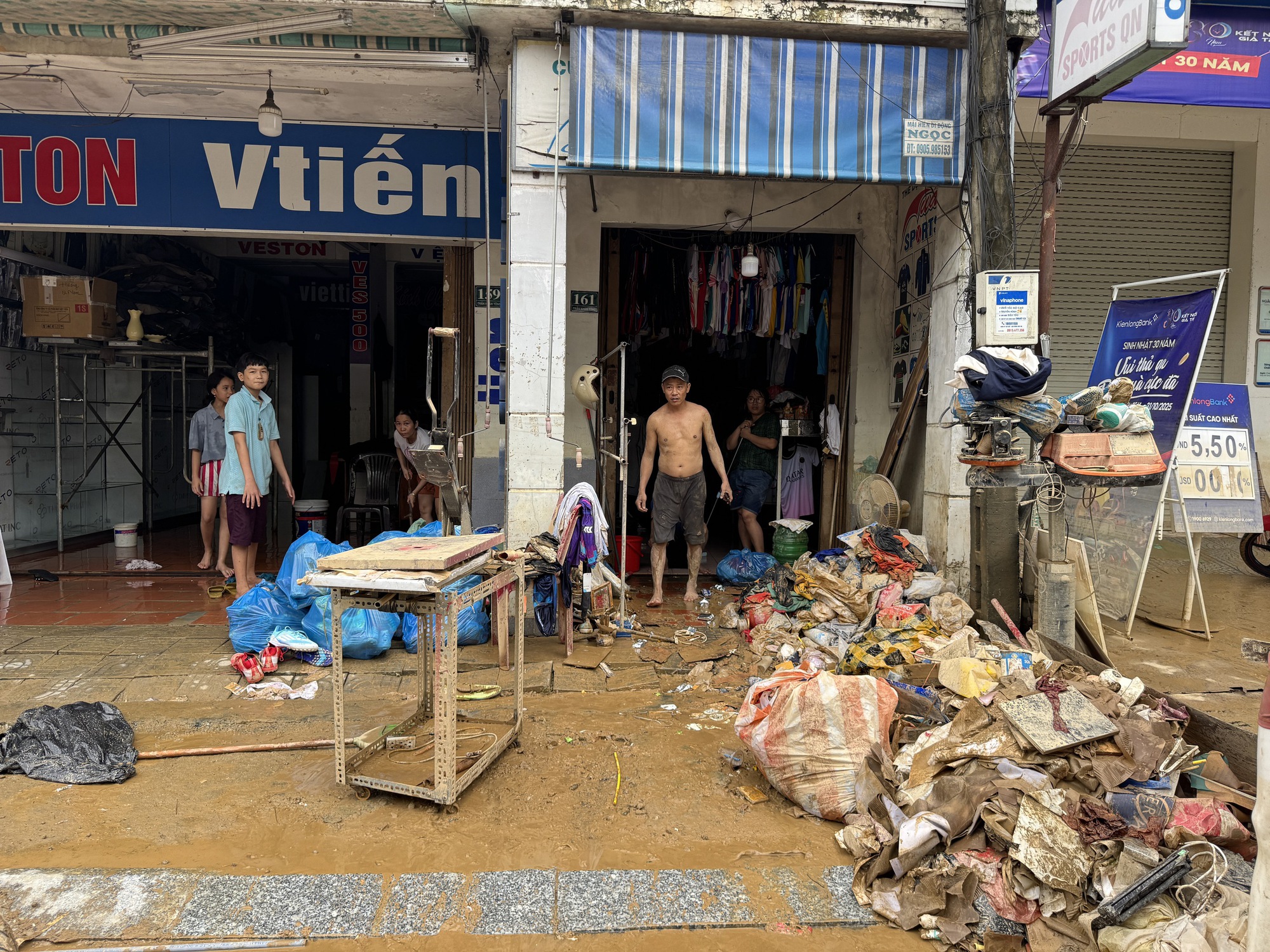 Chính phủ hỗ trợ 100 tỉ đồng cho Đà Nẵng khắc phục thiệt hại mưa lũ - Ảnh 1. Chính phủ hỗ trợ 100 tỉ đồng cho Đà Nẵng khắc phục thiệt hại mưa lũ - Ảnh 1.