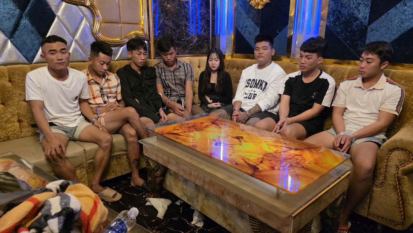 - Ảnh 1. - Ảnh 1.