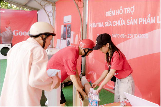 LG hỗ trợ sửa chữa thiết bị, đồng hành cùng người dân sau bão - Ảnh 4. LG hỗ trợ sửa chữa thiết bị, đồng hành cùng người dân sau bão - Ảnh 4.