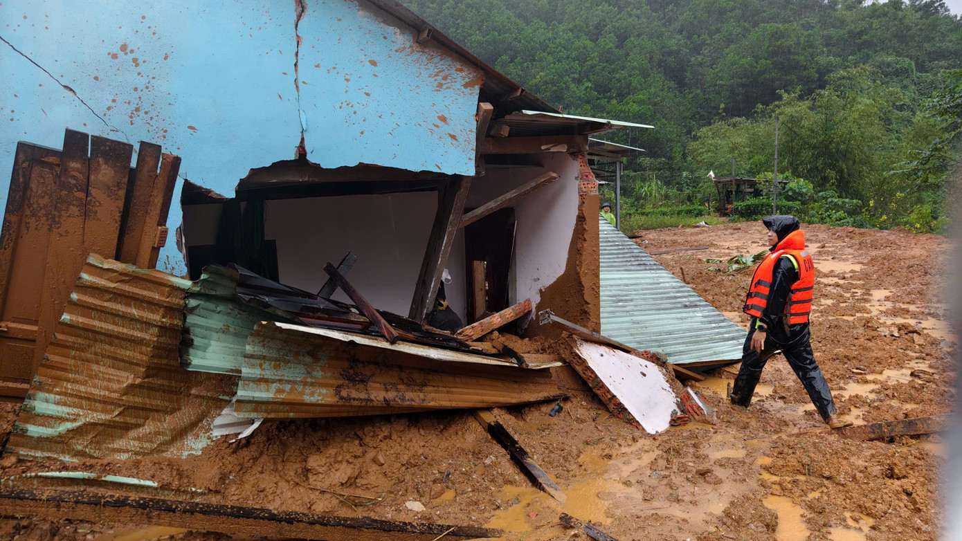 Đất trượt kinh hoàng, một thôn ở Đà Nẵng may mắn thoát cảnh Làng Nủ thứ hai - Ảnh 3. Đất trượt kinh hoàng, một thôn ở Đà Nẵng may mắn thoát cảnh Làng Nủ thứ hai - Ảnh 3.