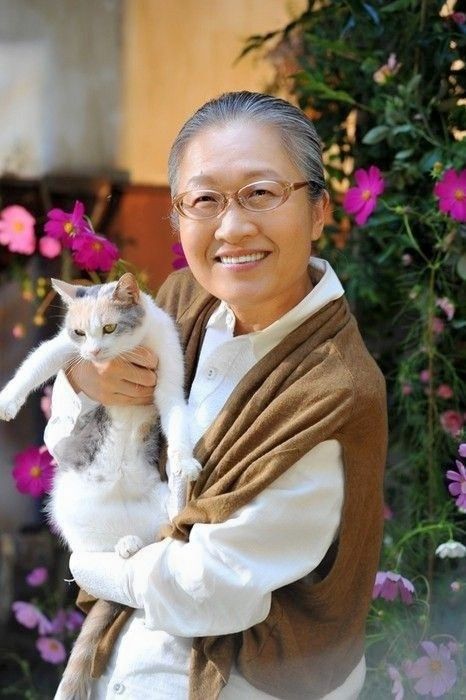 Đến tuổi 60, nếu bạn vẫn tiết kiệm cực đoan, bạn đang lãng phí đời mình, tiền sinh ra để sống, không phải để sợ - Ảnh 1.