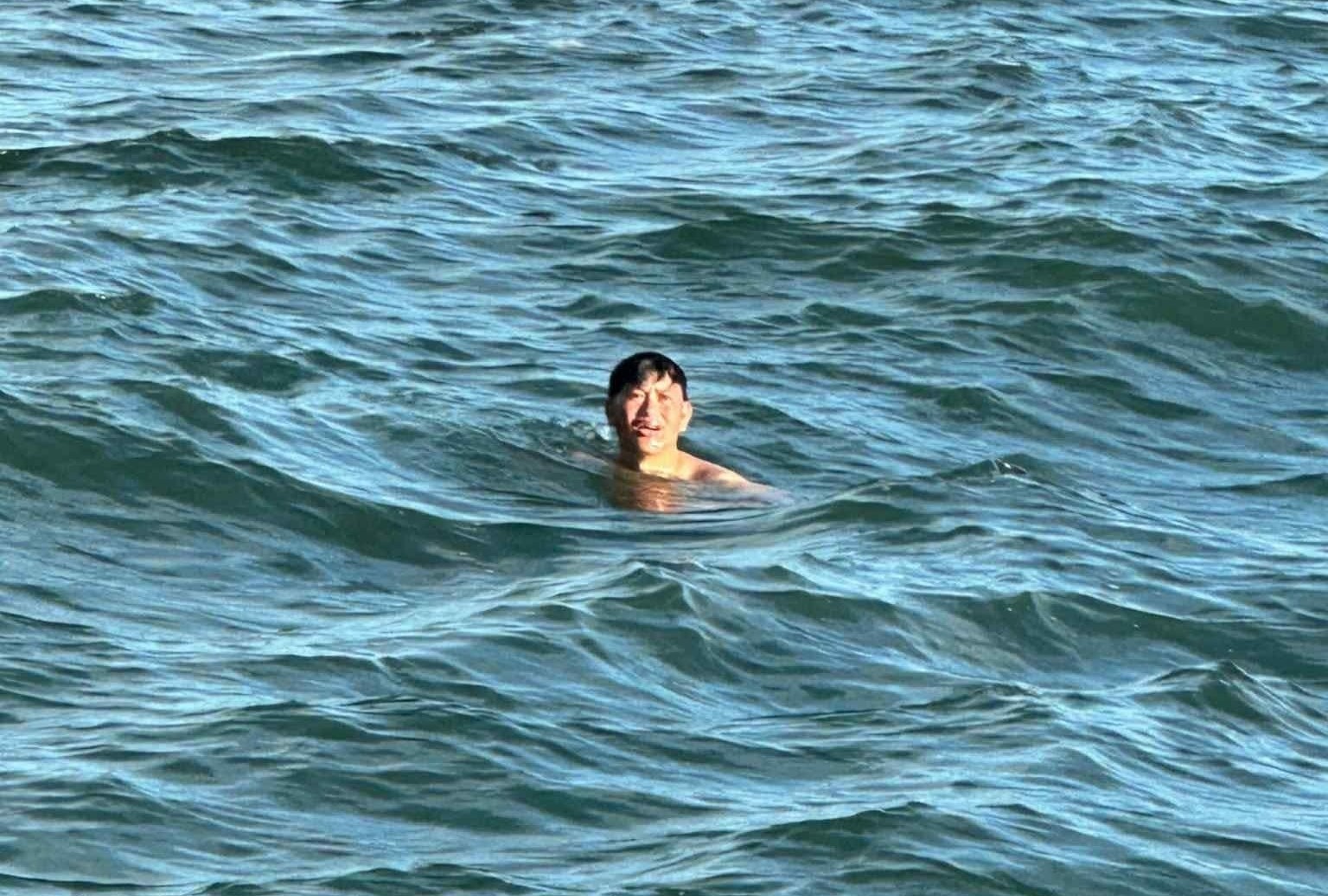 Kỳ tích cứu sống 3 người ở Lý Sơn: Thuyền trưởng kể lại giây phút nghẹt thở - Ảnh 2. Kỳ tích cứu sống 3 người ở Lý Sơn: Thuyền trưởng kể lại giây phút nghẹt thở - Ảnh 2.