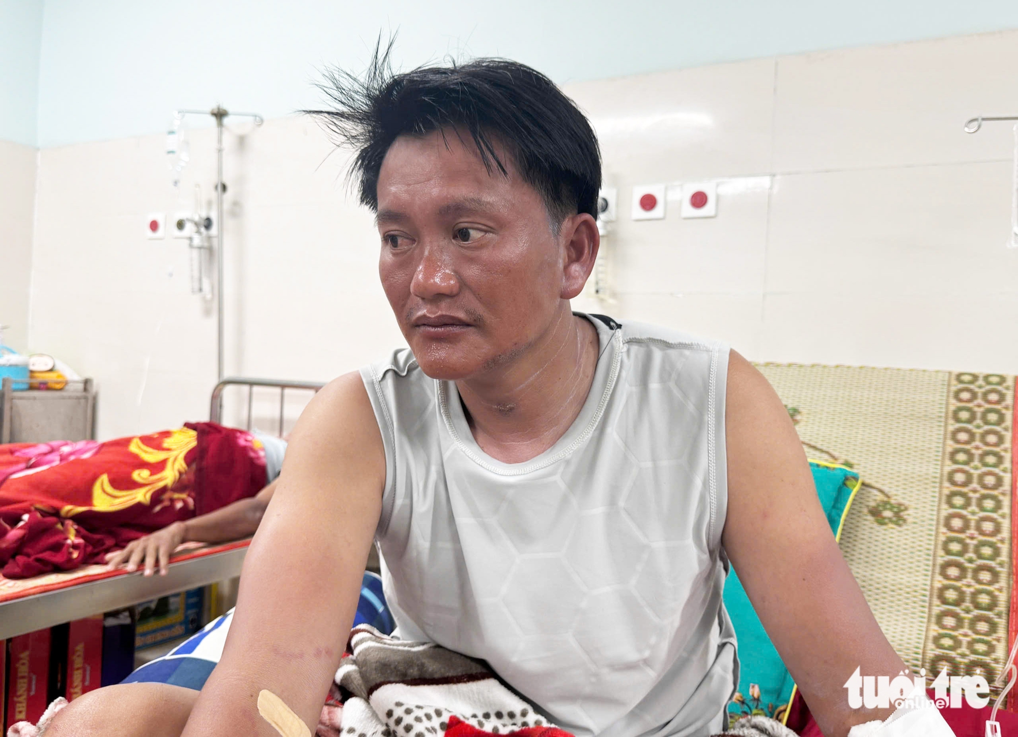 Vợ “người hùng” Lý Sơn từ cõi chết trở về: Chồng tôi rất dũng cảm, đã không thất hứa với mẹ con tôi - Ảnh 3.