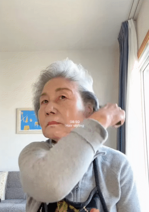 Cụ bà 82 tuổi hàng ngày vẫn đắp mặt nạ giấy mỗi tối, dưỡng ẩm với HA, trị nám với vitamin C- Ảnh 13.