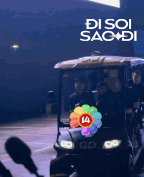 Tóm dính bố mẹ G-DRAGON dạo phố tham quan Đền Ngọc Sơn - Hồ Gươm, còn 