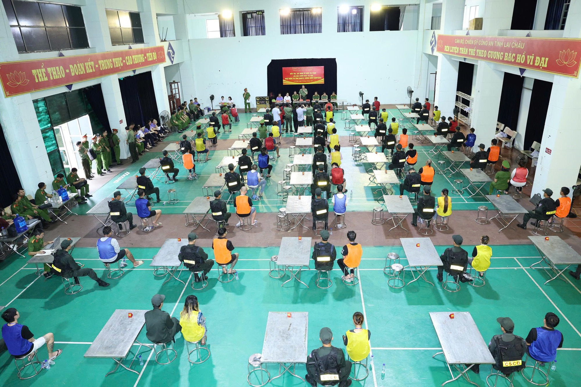 Thông tin mới vụ tổ chức lừa đảo do "bà trùm" điều hành chiếm đoạt tiền của 8.000 người dân - Ảnh 2. Thông tin mới vụ tổ chức lừa đảo do một phụ nữ Việt điều hành chiếm đoạt tiền của 8.000 người - Ảnh 2.