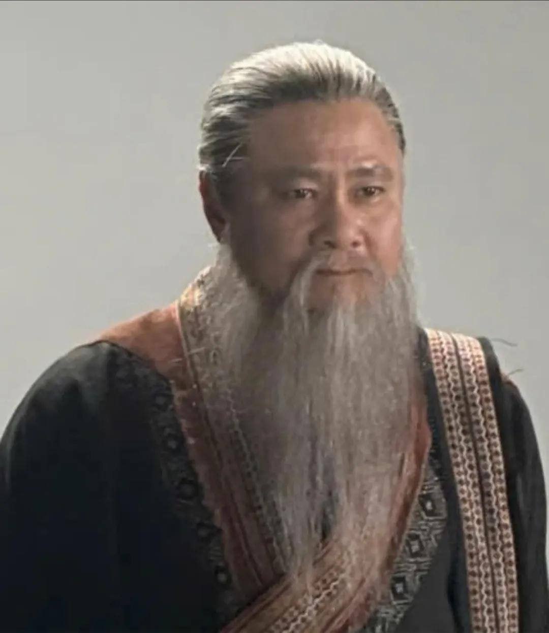 Nói đây là Tự Long, ai dám tin? - Ảnh 2. Nói đây là Tự Long, ai dám tin? - Ảnh 2.