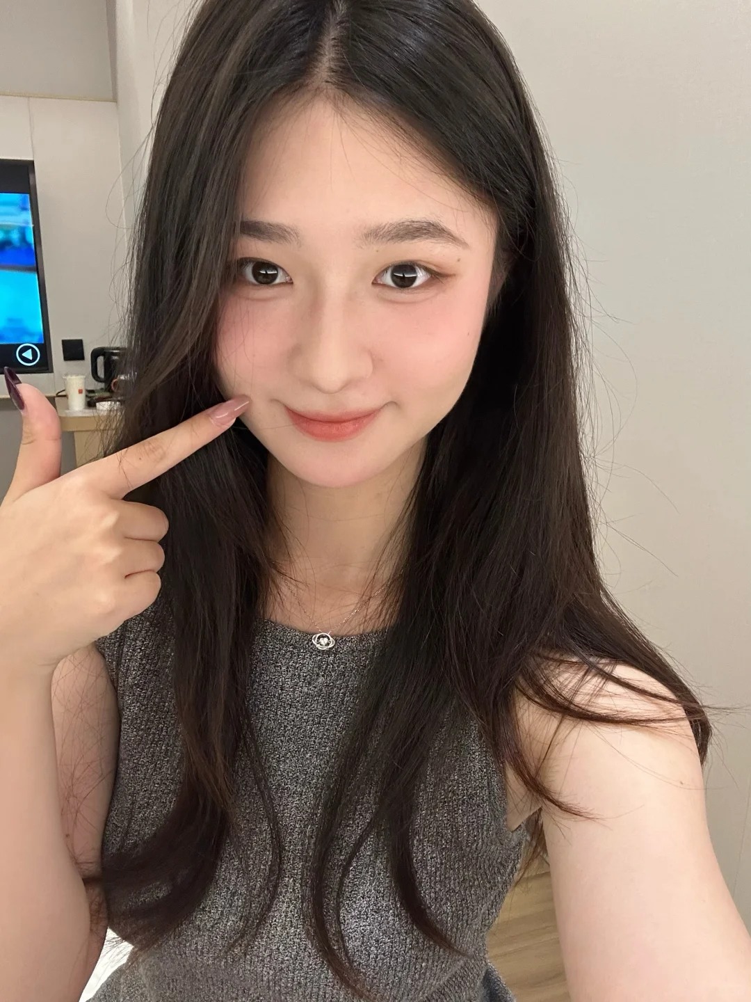 5 vùng da lão hóa nhanh nhất mà 90% chị em đều bỏ quên khi skincare - Ảnh 2. 5 vùng da lão hóa nhanh nhất mà 90% chị em đều bỏ quên khi skincare - Ảnh 2.