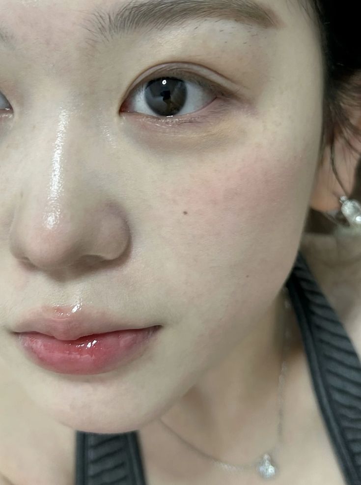 Da xỉn màu, nhợt nhạt đầu mùa lạnh: Đều do sai lầm hội U35 hay mắc- Ảnh 2. Da xỉn màu, nhợt nhạt đầu mùa lạnh: Đều do sai lầm hội U35 hay mắc- Ảnh 2.