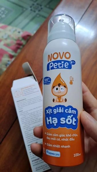 Review Xịt giải cảm hạ sốt Novopetie: Hạ nhanh 0,4 độ và duy trì được lâu, mẹ nên 