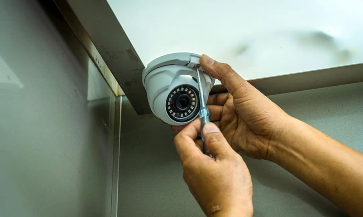 40.000 camera an ninh đang &quot;phát trực tiếp&quot; công khai, từ phòng ngủ đến phòng họp, không cần mật khẩu - Ảnh 1.