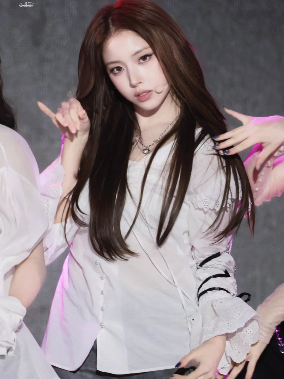 Idol 2K5 bước xuống xe tạo nên trend bùng nổ, loạt gái xinh đang phải follow- Ảnh 11.