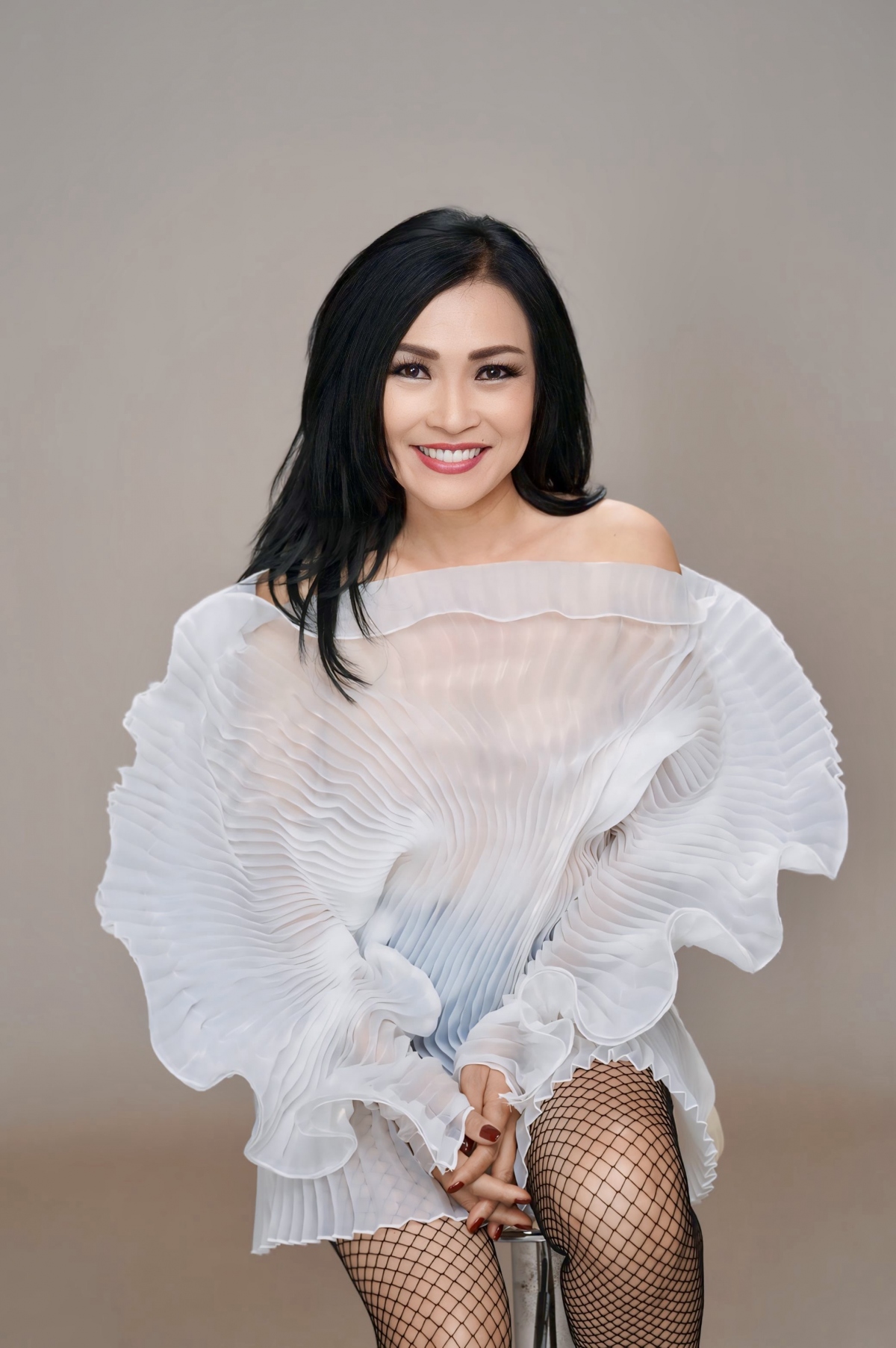 1 ca sĩ Việt "chơi sang": Con học trường tiền tỷ, xin nghỉ nửa năm đi chơi cũng "duyệt" luôn - Người có tiền nuôi con cũng khác! - Ảnh 1.