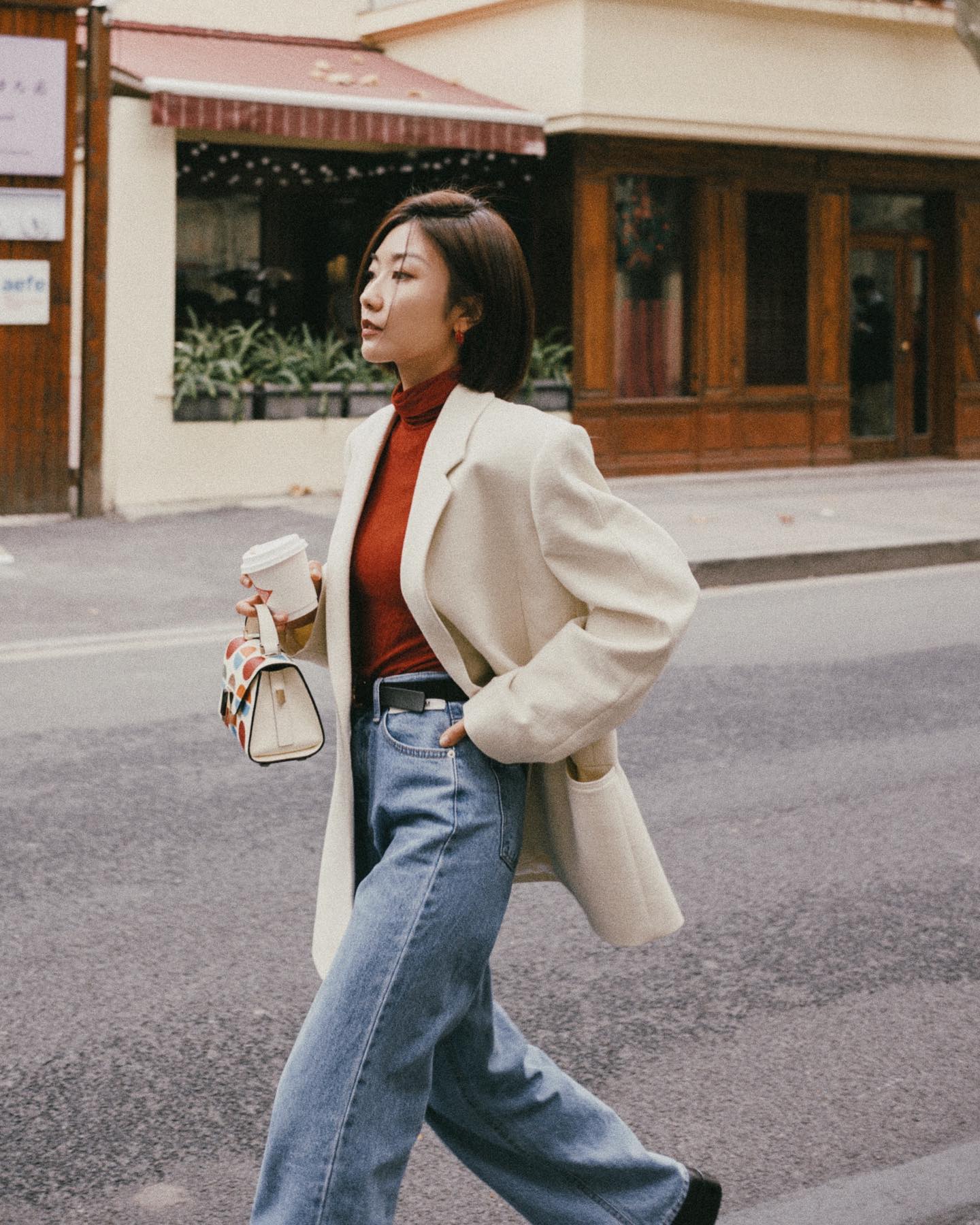 Tủ đồ của chị em cần có 5 item màu sắc này để phong cách trẻ trung, nổi bật hơn- Ảnh 4.